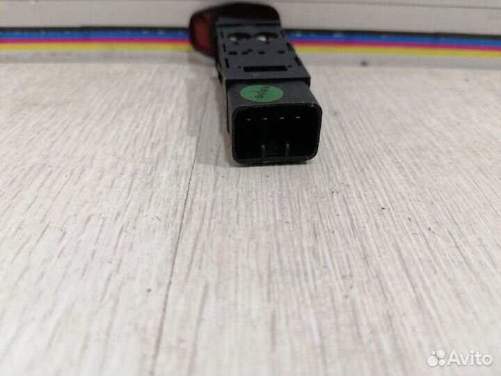 Кнопка аварийной сигнализации geely emgrand EC7