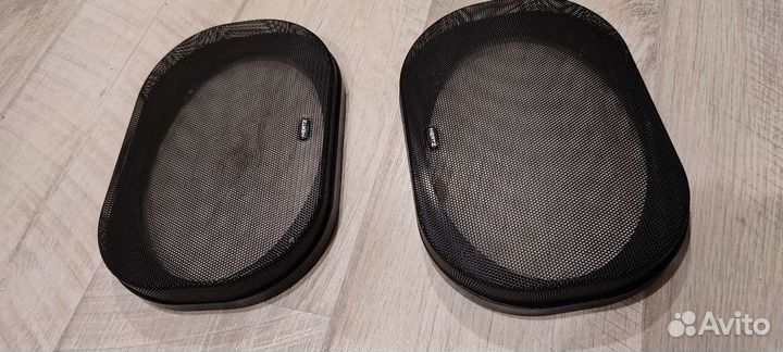 Продам автомобильную колонку Hertz DCX690