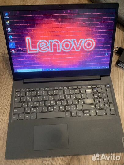 Как новый (1год) Lenovo 4/256ssd