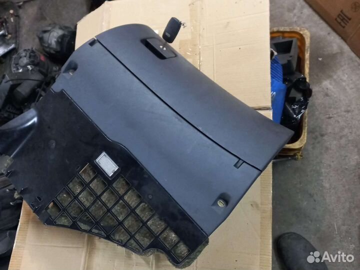 Audi A6 C5 серый бардачок торпеды в сборе ключ