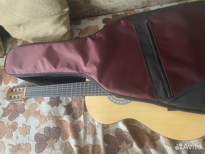 Акустическая гитара