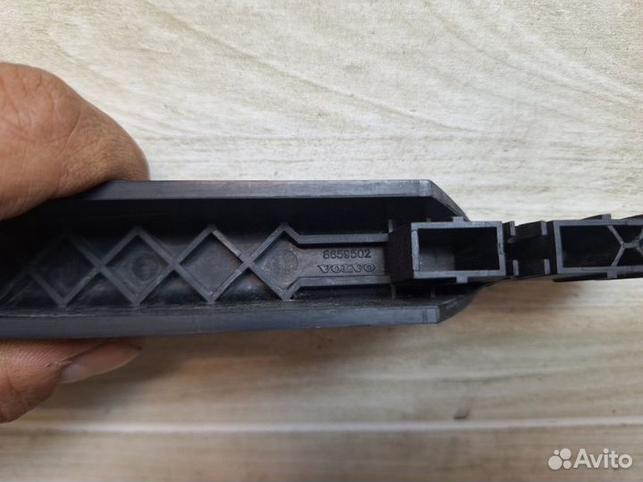 Поводок заднего дворника Volvo XC90 I (2002—2006)