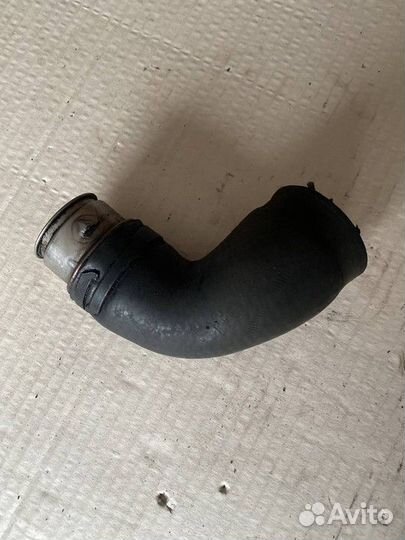 Патрубок интеркулера Volkswagen Passat