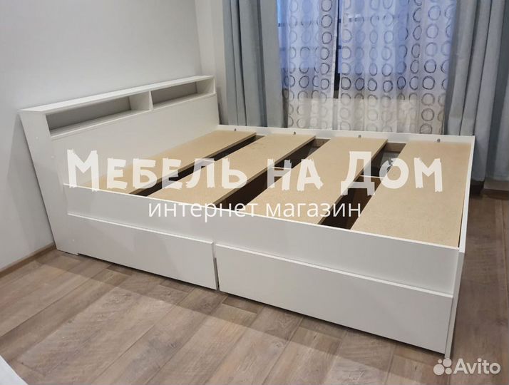 Кровать