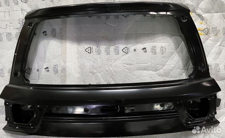 Рестайлинг обвес в Toyota Land Cruiser 300