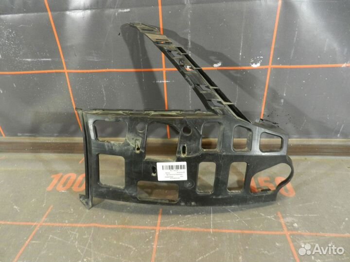 Кронштейн бампера передний - Skoda Octavia A7