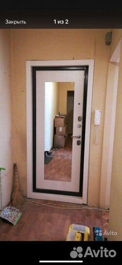 Дверь входная металическая с зеркалом