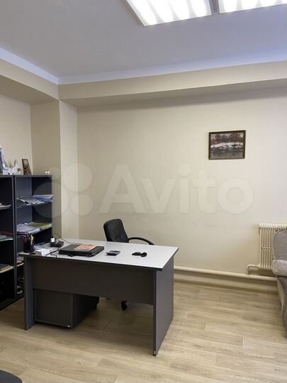 Здание, 2223 м²