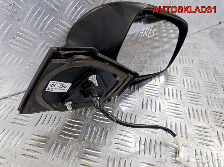 Зеркало правое Toyota Yaris 879100D250