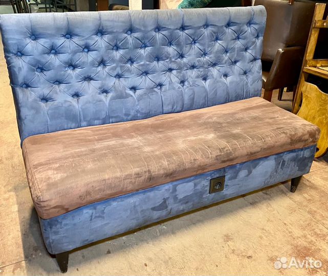 Диван прямой с каретной стяжкой