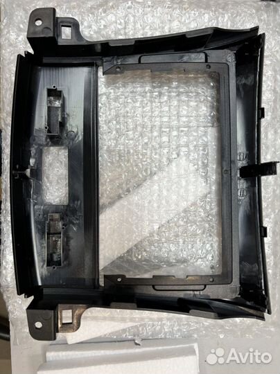 Рамка манитолы универсальная Mitsubishi Outlander