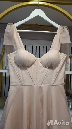 Пудровое блестящее платье на выпускной 46 размера