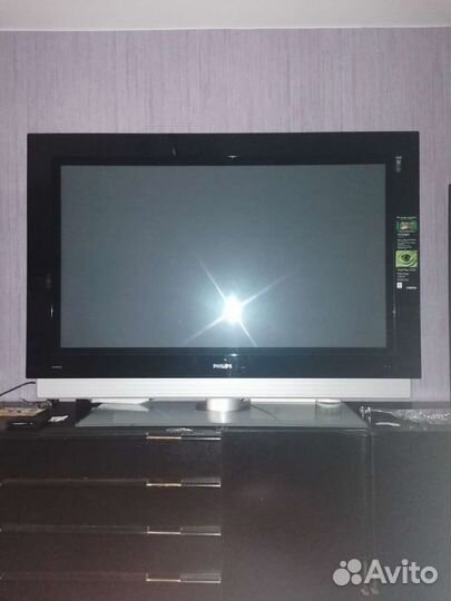 Телевизор бу Philips Cineos