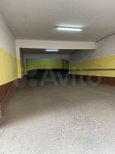 Машиноместо, 18 м²