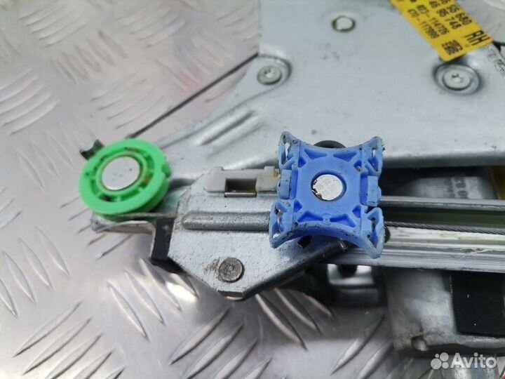 Стеклоподъемник электрический задний правый Saab