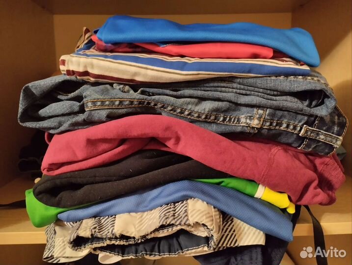 Пакет с детской и женской одеждой