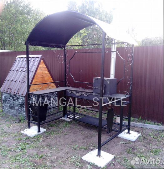 Мангал с крышей