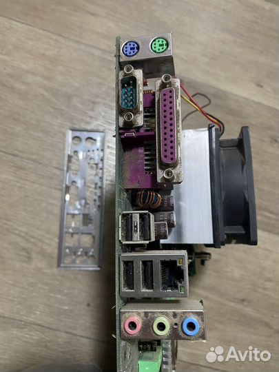 Материнская плата с процессором и памятью