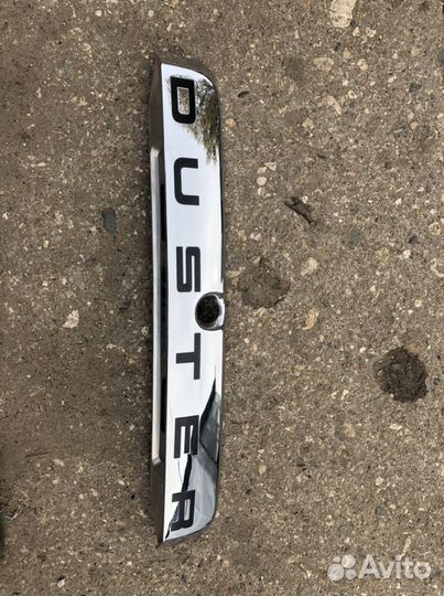 Накладка двери багажника renault duster 2012)