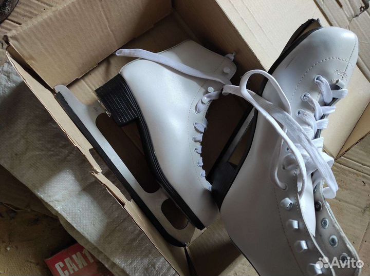 Коньки фигурные