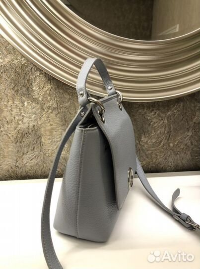 Женская сумка фирмы «Paris chatte»