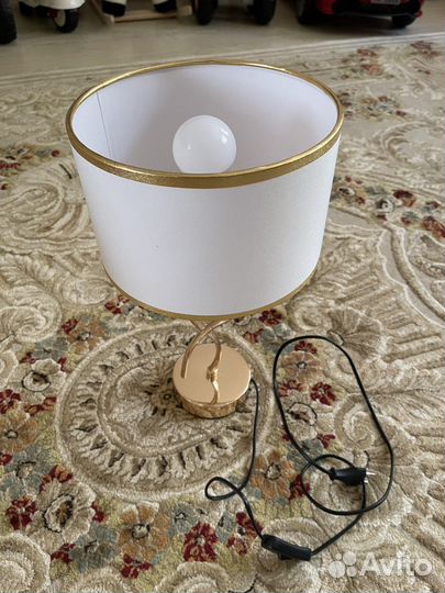 Лампа настольная