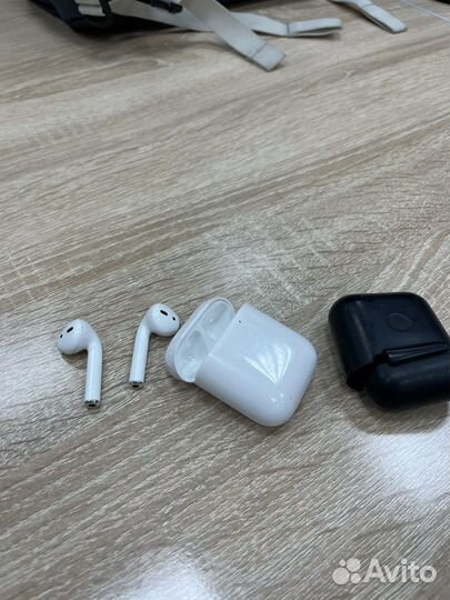 Беспроводные наушники apple Airpods