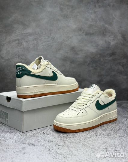 Кроссовки Nike Air Force 1 с мехом