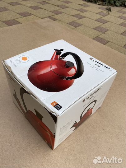 Чайник со свистком Le Creuset kettles 2,5 l