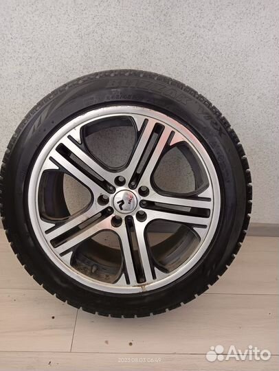 Bridgestone Blizzak VRX 245/45 R17 95H