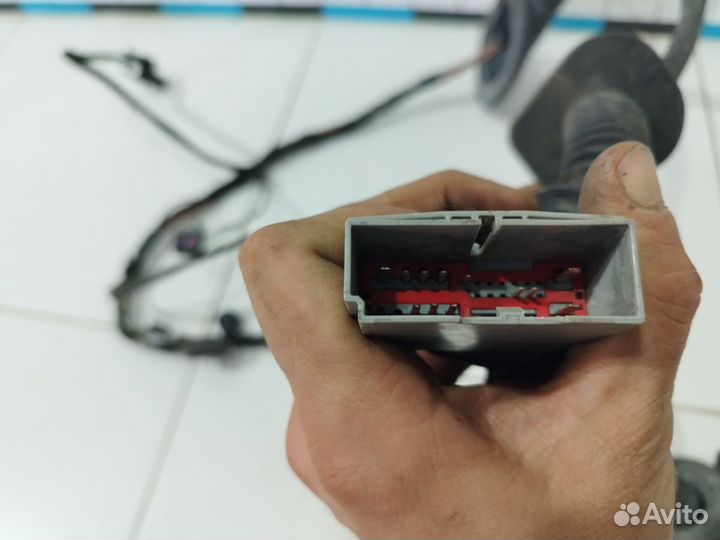 Проводка двери задней правой discovery 3