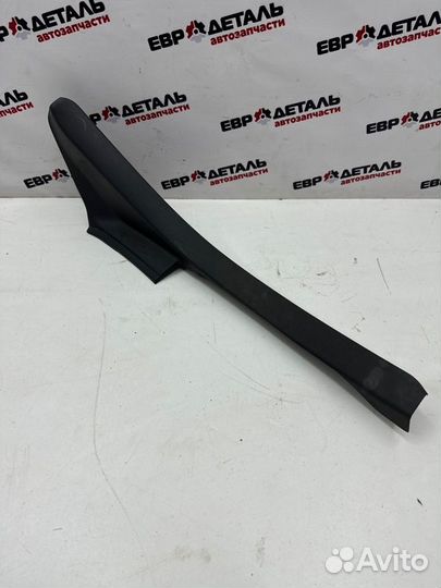 Накладка на порог салона задняя левая Nissan