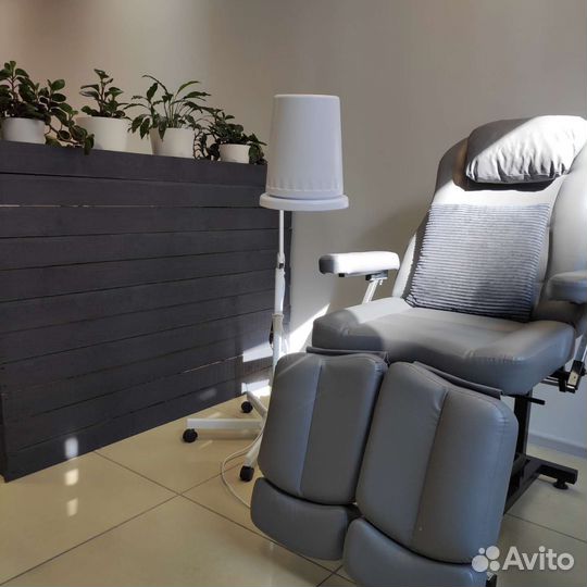 Аренда рабочего места мастера маникюра и педикюра