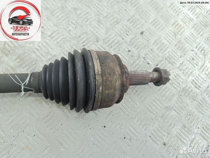 Полуось передняя левая б/у Renault Espace IV (2002-2014) 8200470133