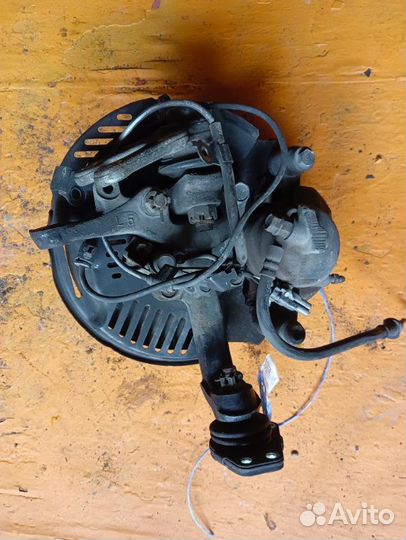 Ступица передняя левая Toyota Noah KR42 7K-E 2001