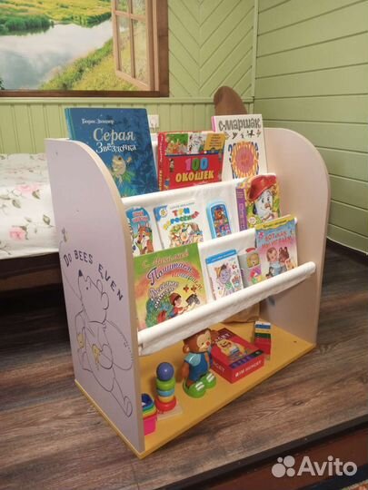 Полка для книг монтессори