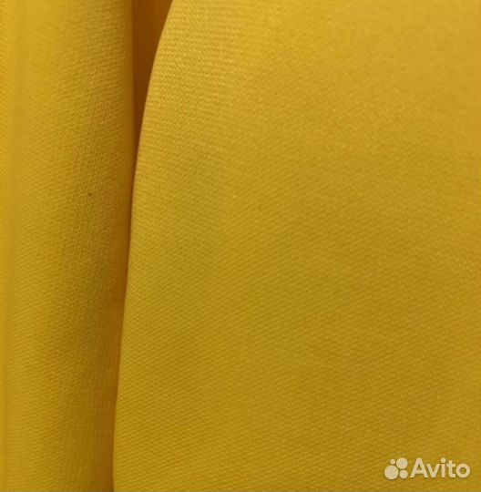 Водолазка яркого, солнечного цвета