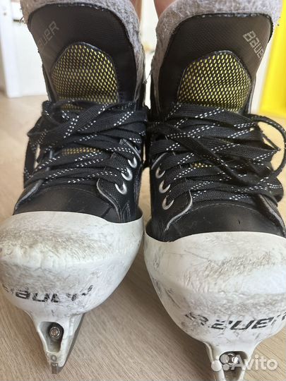 Хоккейные вратарские коньки bauer