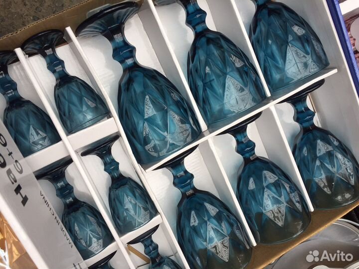 Набор цветных бокалов с рюмками