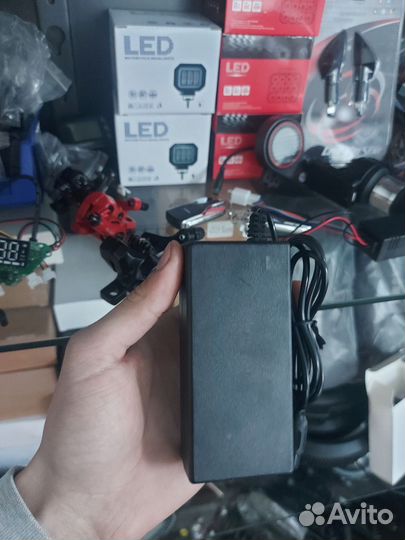 Зарядное устройство для гироскутера