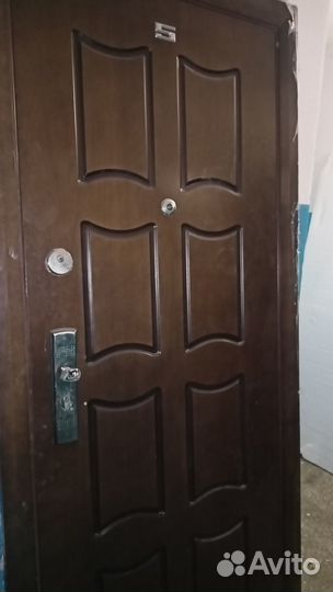 Металлическая дверь б/у