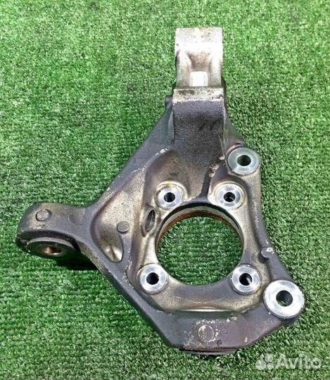 Кулак поворотный передний левый Toyota Prius NHW20