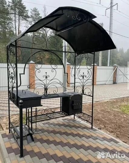 Мангал с крышей