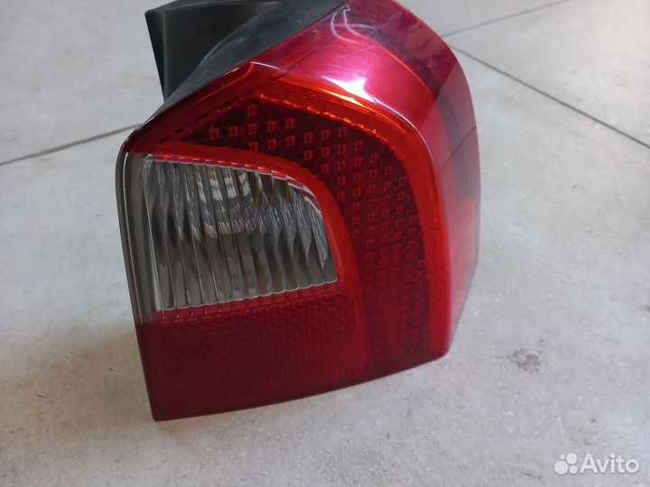 Фонарь задний правый Volvo XC70 2 поколение