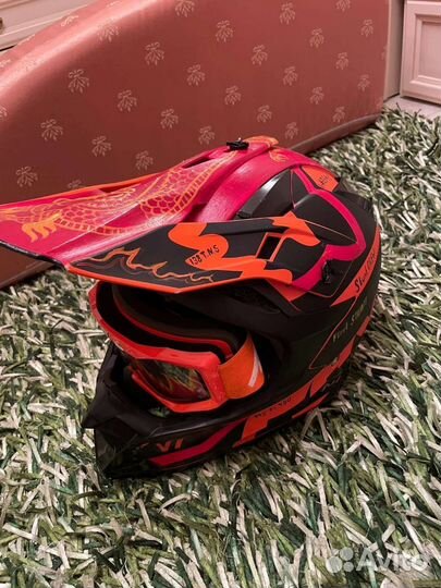 Кроссовый шлем Fox v1