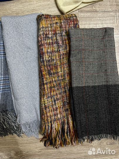 Женские шарфы и шапки