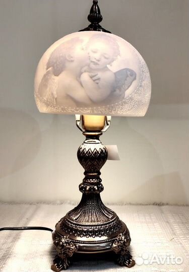 Светильник фарфоровый