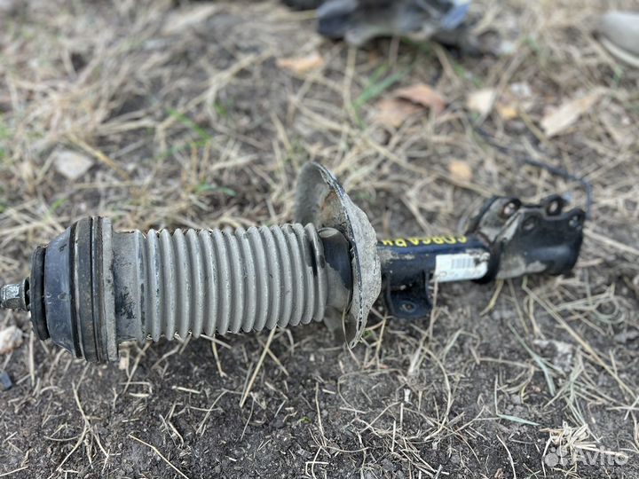 Стойка передняя правая Opel Corsa D