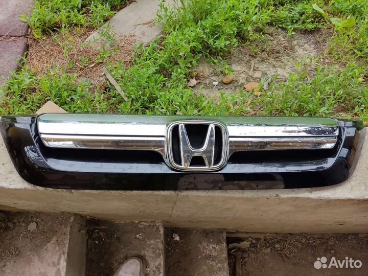 Решетка радиатора Honda CRV 3