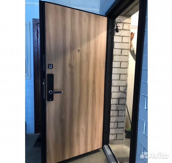 Входные и межкомнатные двери со склада